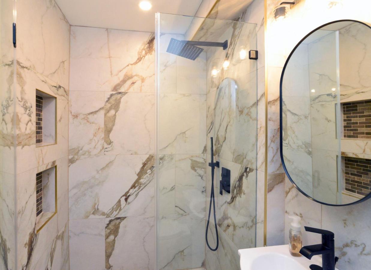 Modern Two Bedroom Condo - Boston Stoneham Extérieur photo