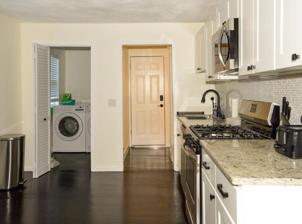 Modern Two Bedroom Condo - Boston Stoneham Extérieur photo