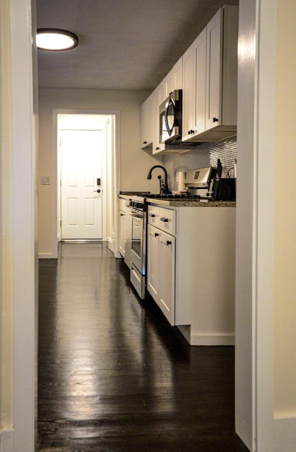 Modern Two Bedroom Condo - Boston Stoneham Extérieur photo