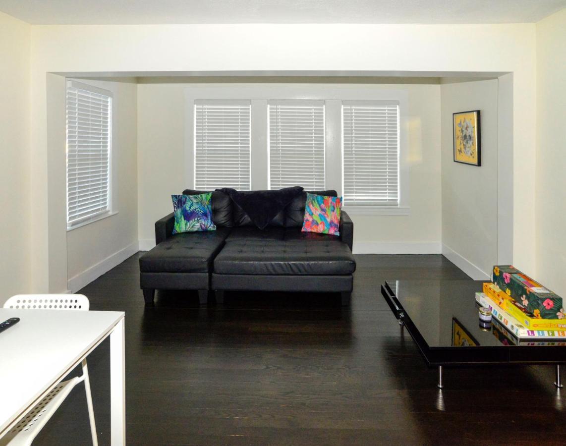 Modern Two Bedroom Condo - Boston Stoneham Extérieur photo