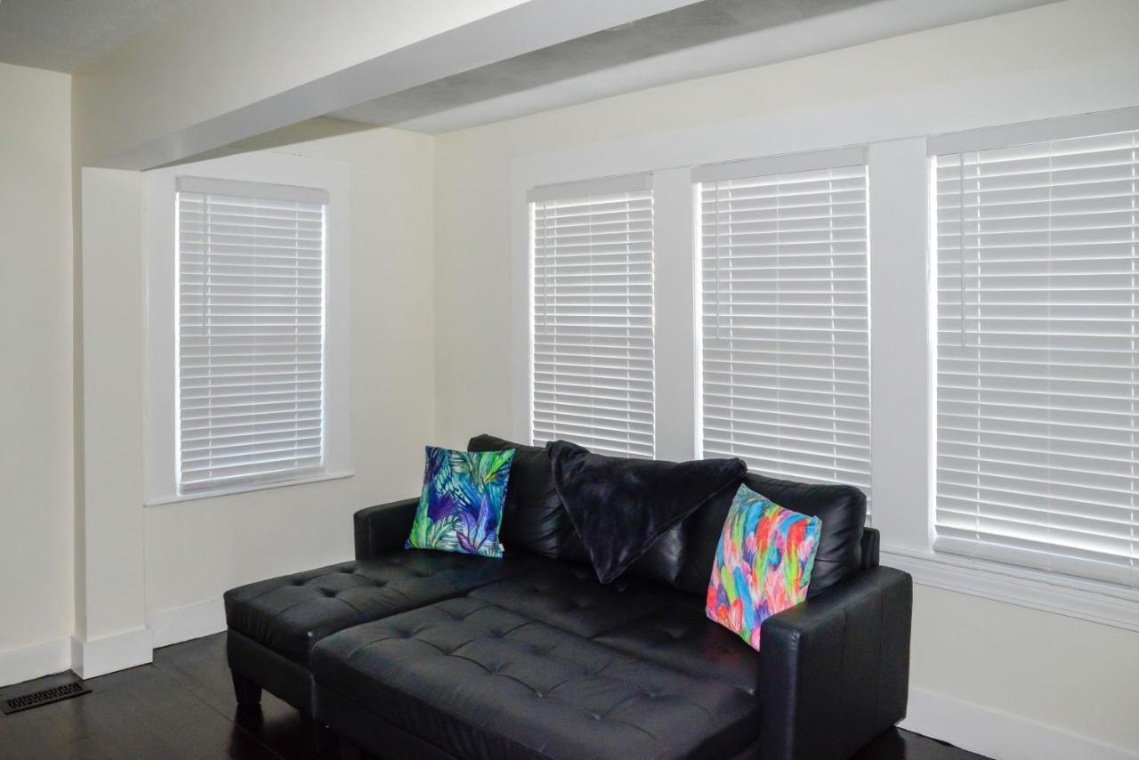Modern Two Bedroom Condo - Boston Stoneham Extérieur photo