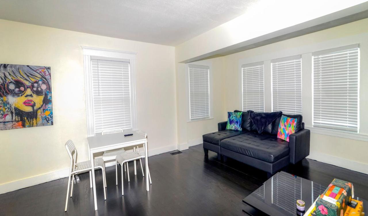 Modern Two Bedroom Condo - Boston Stoneham Extérieur photo