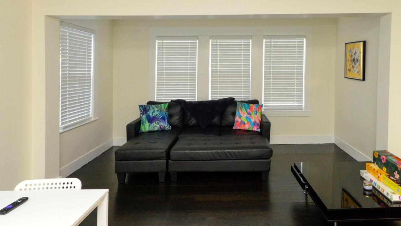 Modern Two Bedroom Condo - Boston Stoneham Extérieur photo