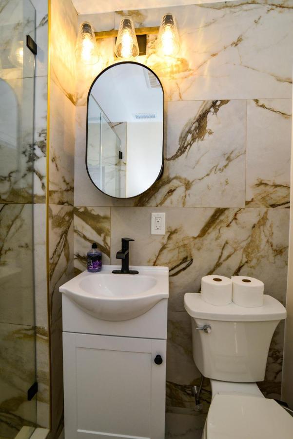 Modern Two Bedroom Condo - Boston Stoneham Extérieur photo