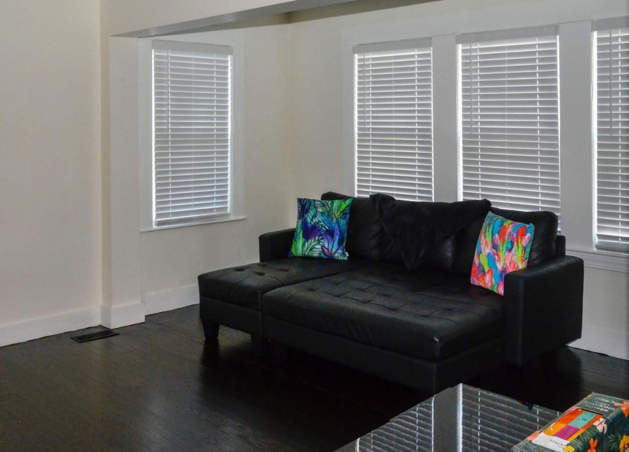 Modern Two Bedroom Condo - Boston Stoneham Extérieur photo