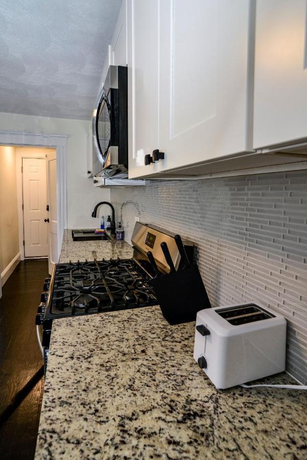 Modern Two Bedroom Condo - Boston Stoneham Extérieur photo
