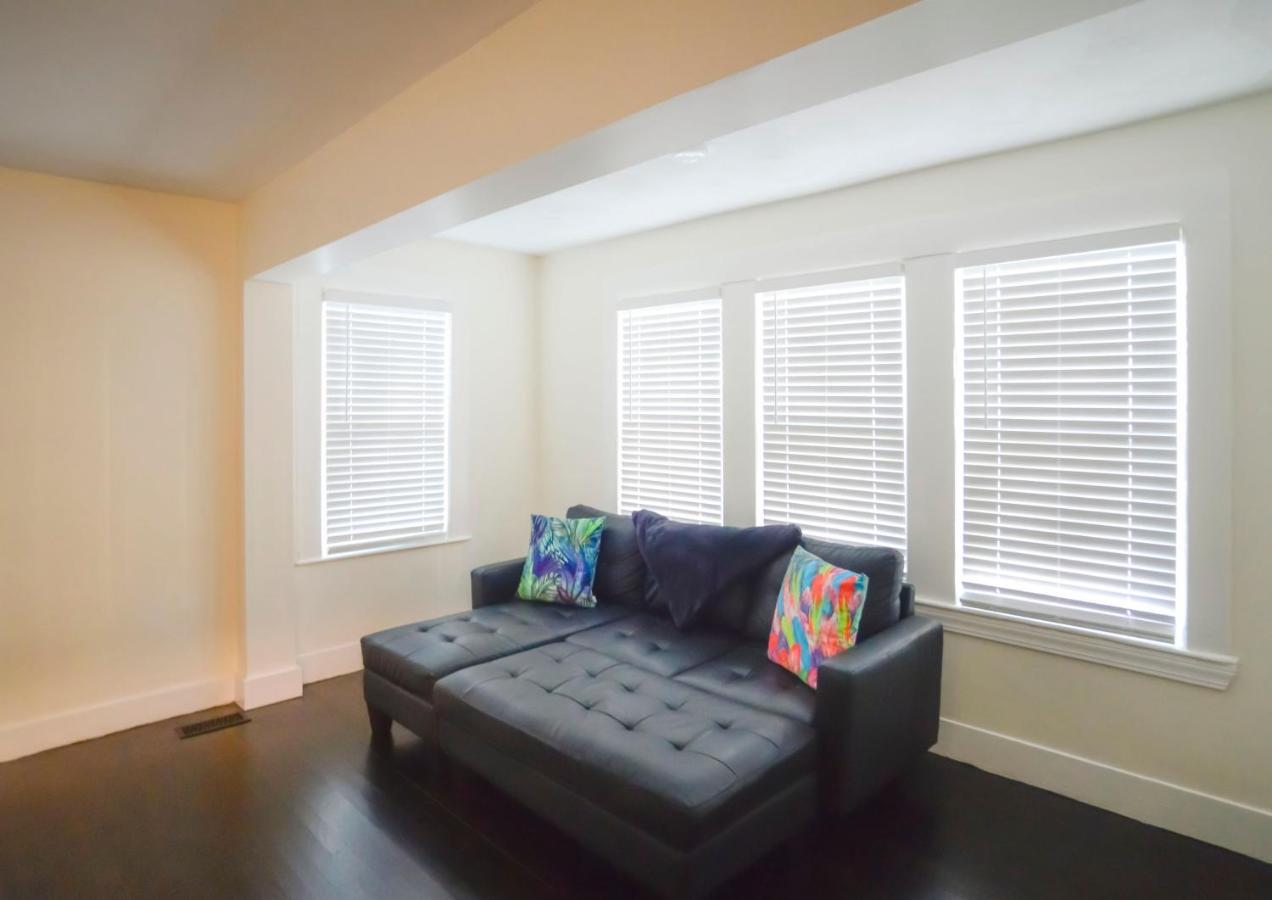 Modern Two Bedroom Condo - Boston Stoneham Extérieur photo