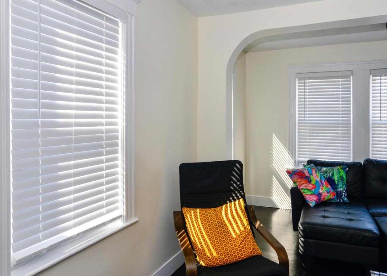 Modern Two Bedroom Condo - Boston Stoneham Extérieur photo