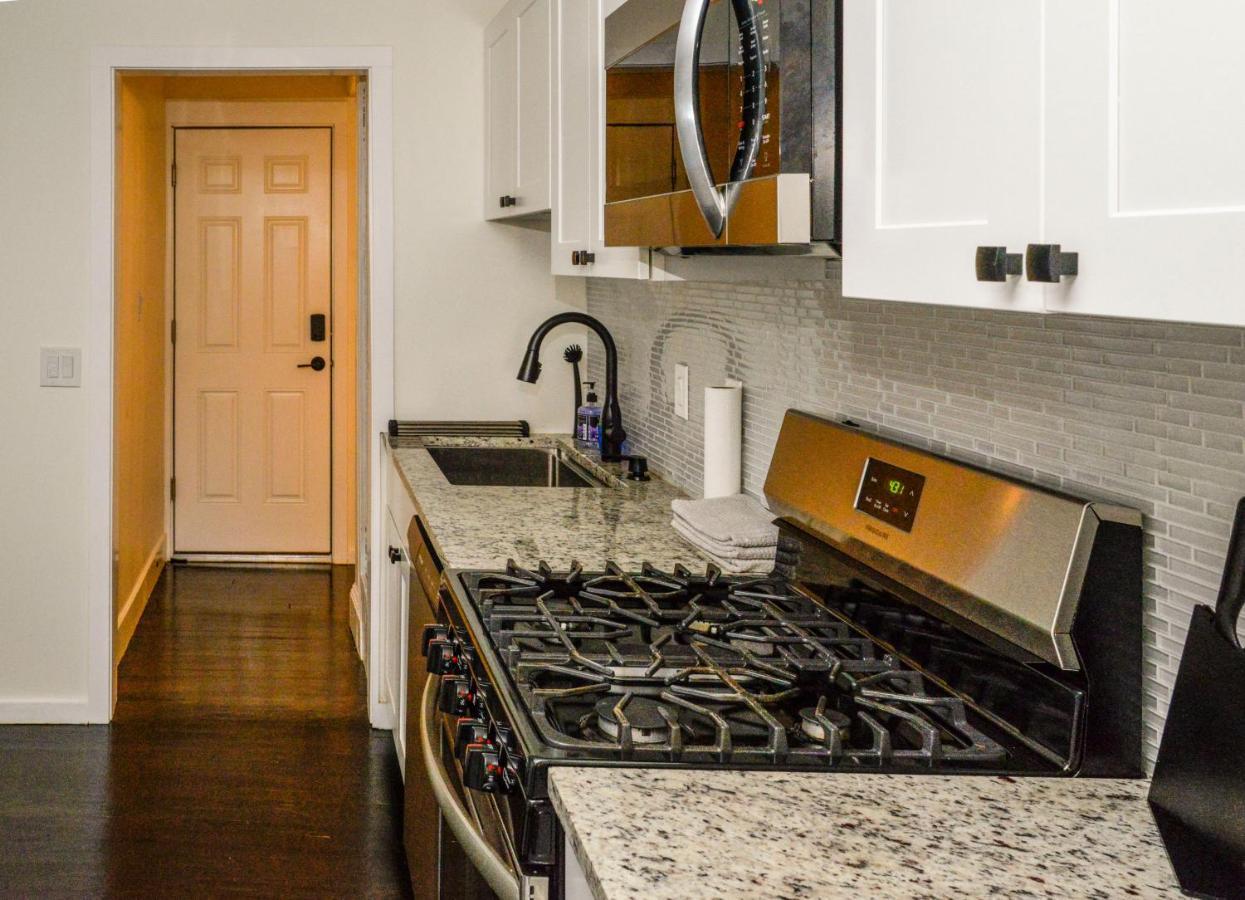 Modern Two Bedroom Condo - Boston Stoneham Extérieur photo