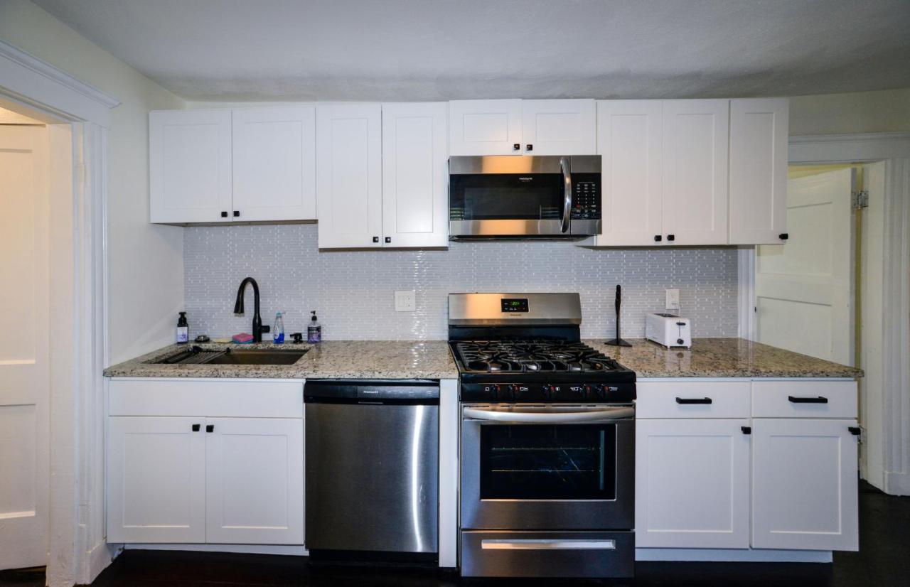 Modern Two Bedroom Condo - Boston Stoneham Extérieur photo