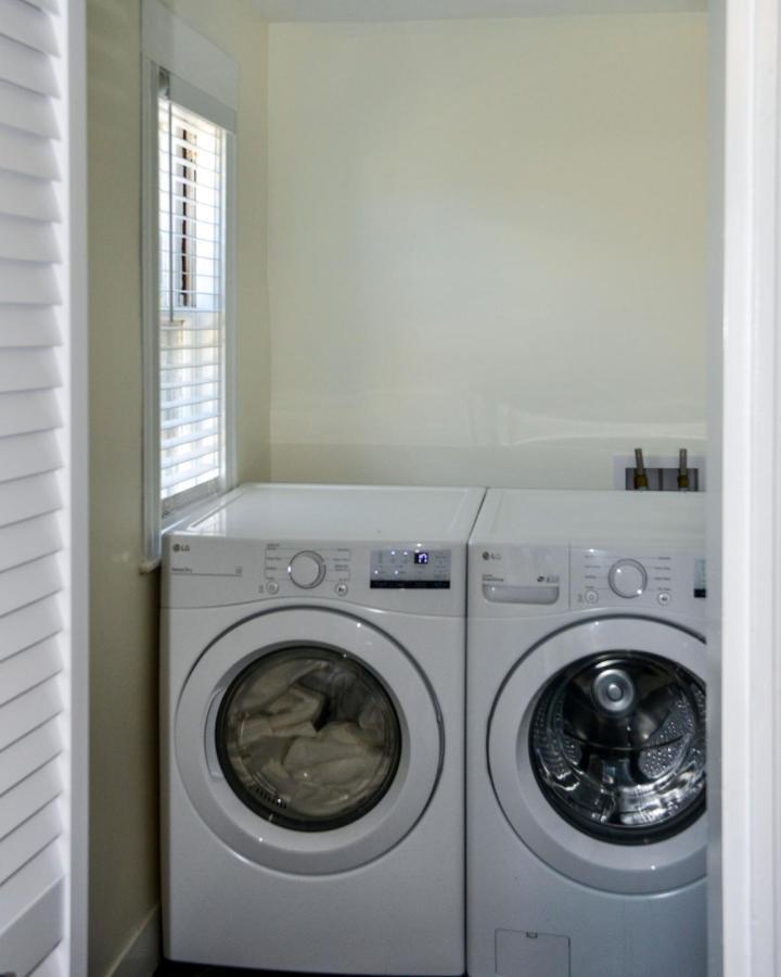Modern Two Bedroom Condo - Boston Stoneham Extérieur photo