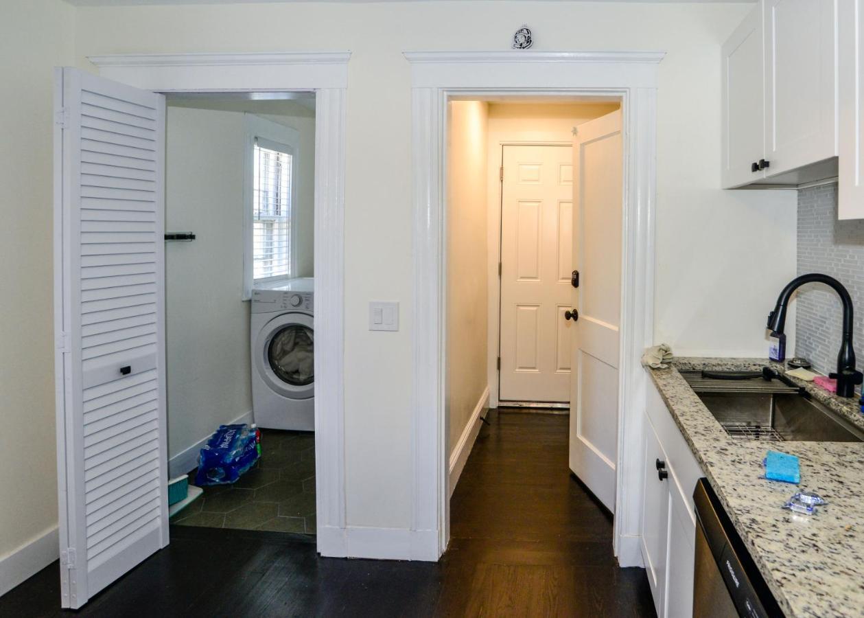 Modern Two Bedroom Condo - Boston Stoneham Extérieur photo