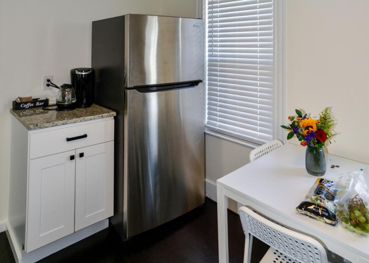Modern Two Bedroom Condo - Boston Stoneham Extérieur photo