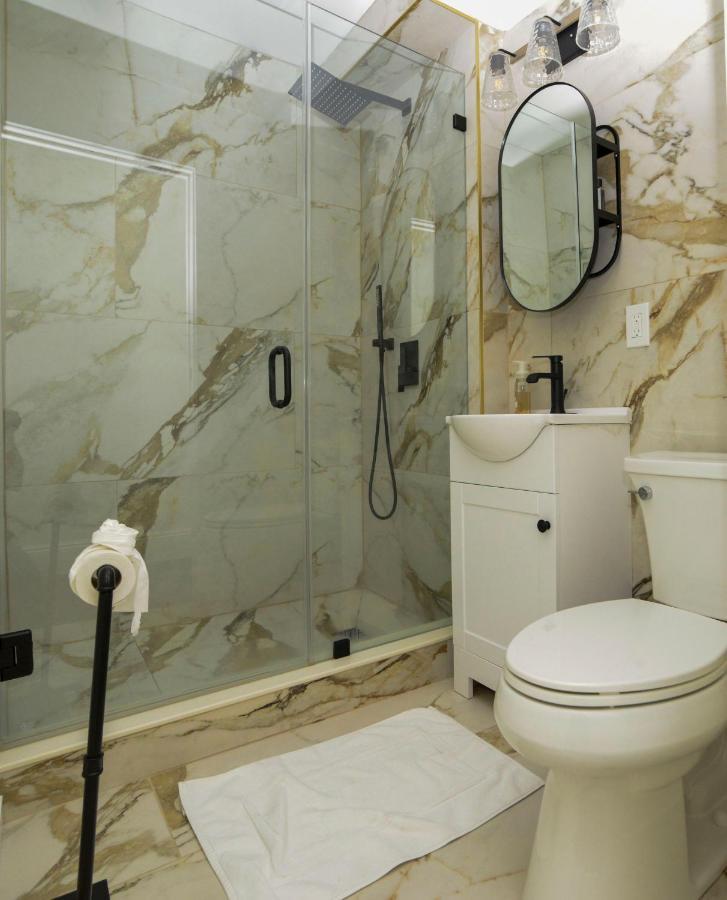 Modern Two Bedroom Condo - Boston Stoneham Extérieur photo